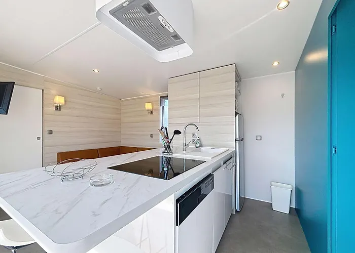 Mobil-home Spacieux 6 Pers, 3 Ch, 2 Sdb, Proche - Fr-1-361a-98